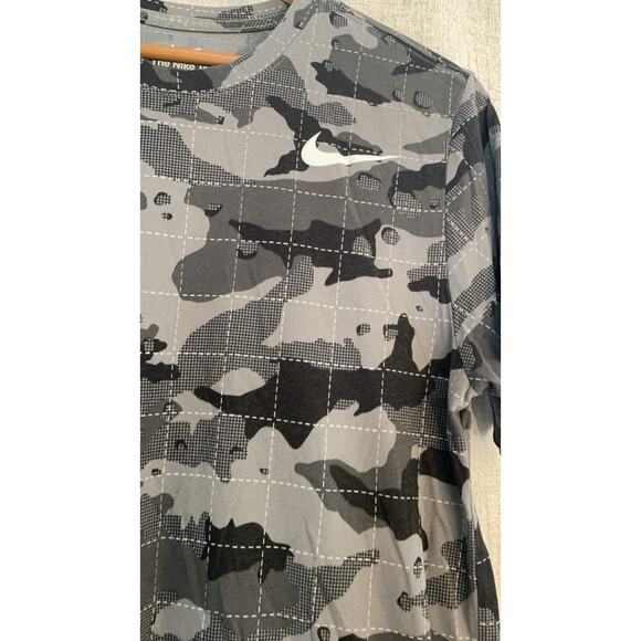 Nike Dri-Fit Size Medium Gray Chamo Y2K T-Shirt Super Soft New W/out Tags - Picture 2 of 4